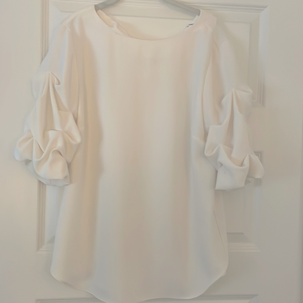 Amanda Uprichard Off white blouse lined with ruffle arms SZ Small